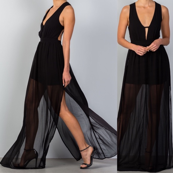 BOUTIQUE Dresses & Skirts - 🖤1 S LEFT🖤BLACK SLICED MAXI DRESS